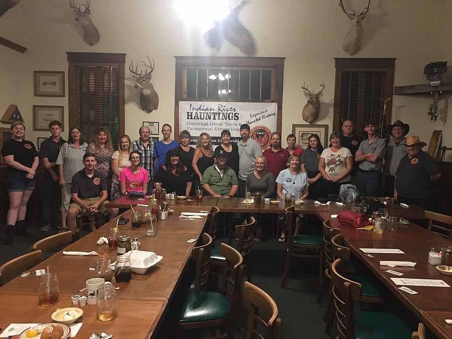 Talk and dinner of tour group at Marsh Landing Restaurant